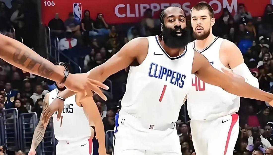 世俱杯直播-包含快船稳操胜券！哈雷尔和威廉姆斯联手大胜对手的词条