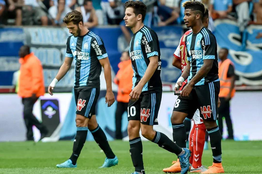 包含圣埃蒂安主场惨败，士气受挫的词条