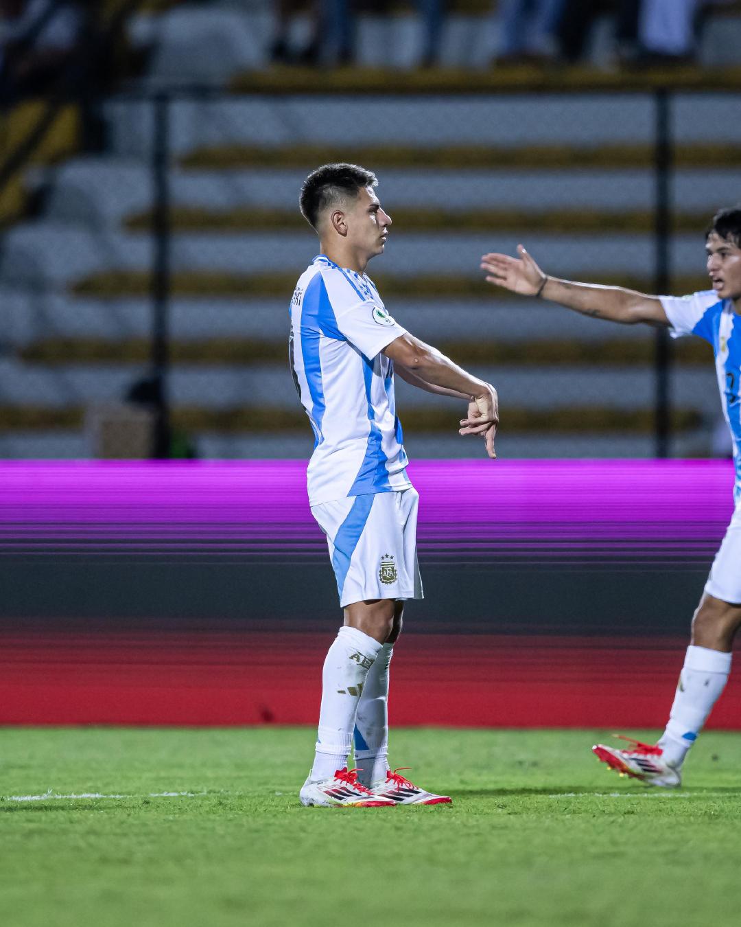 世俱杯决赛-欧国联比赛阿根廷队备战全力