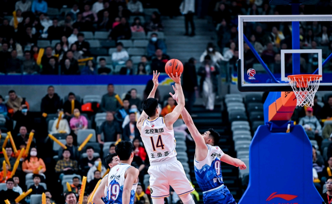 世俱杯决赛-泰国篮球冠军赛总决赛上演双方不相上下对决的简单介绍