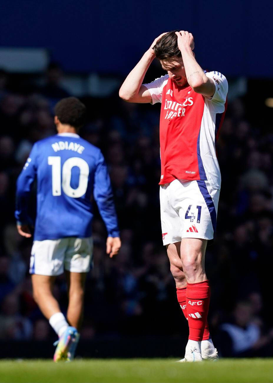 阿森纳主场被埃弗顿逼平，遭遇连败