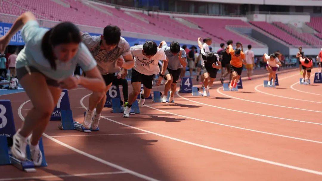 世俱杯参赛资格-田径比赛惊险连连，冠军逐鹿巅峰