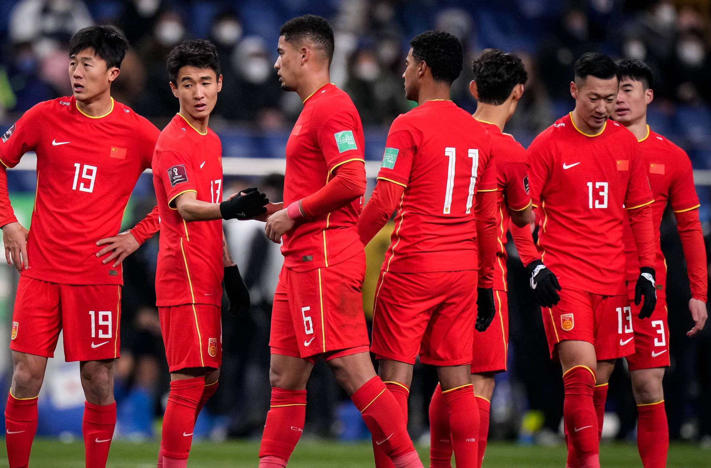 包含国际足坛：中国队夺冠稳定，领先优势明显的词条