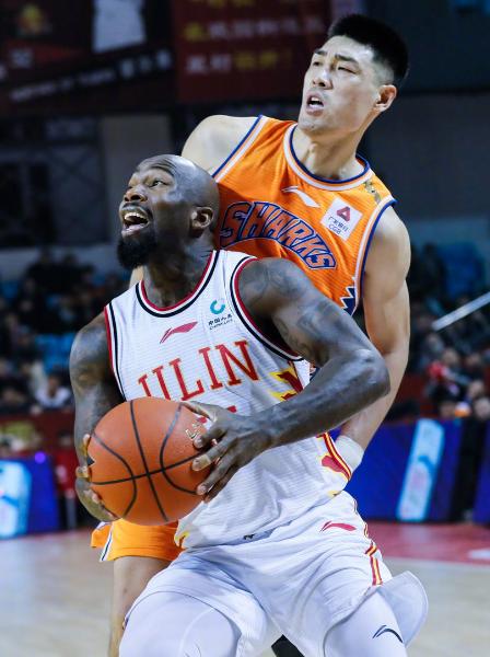 马赛客场不敌兰斯，遗憾错失升至第二的机会的简单介绍