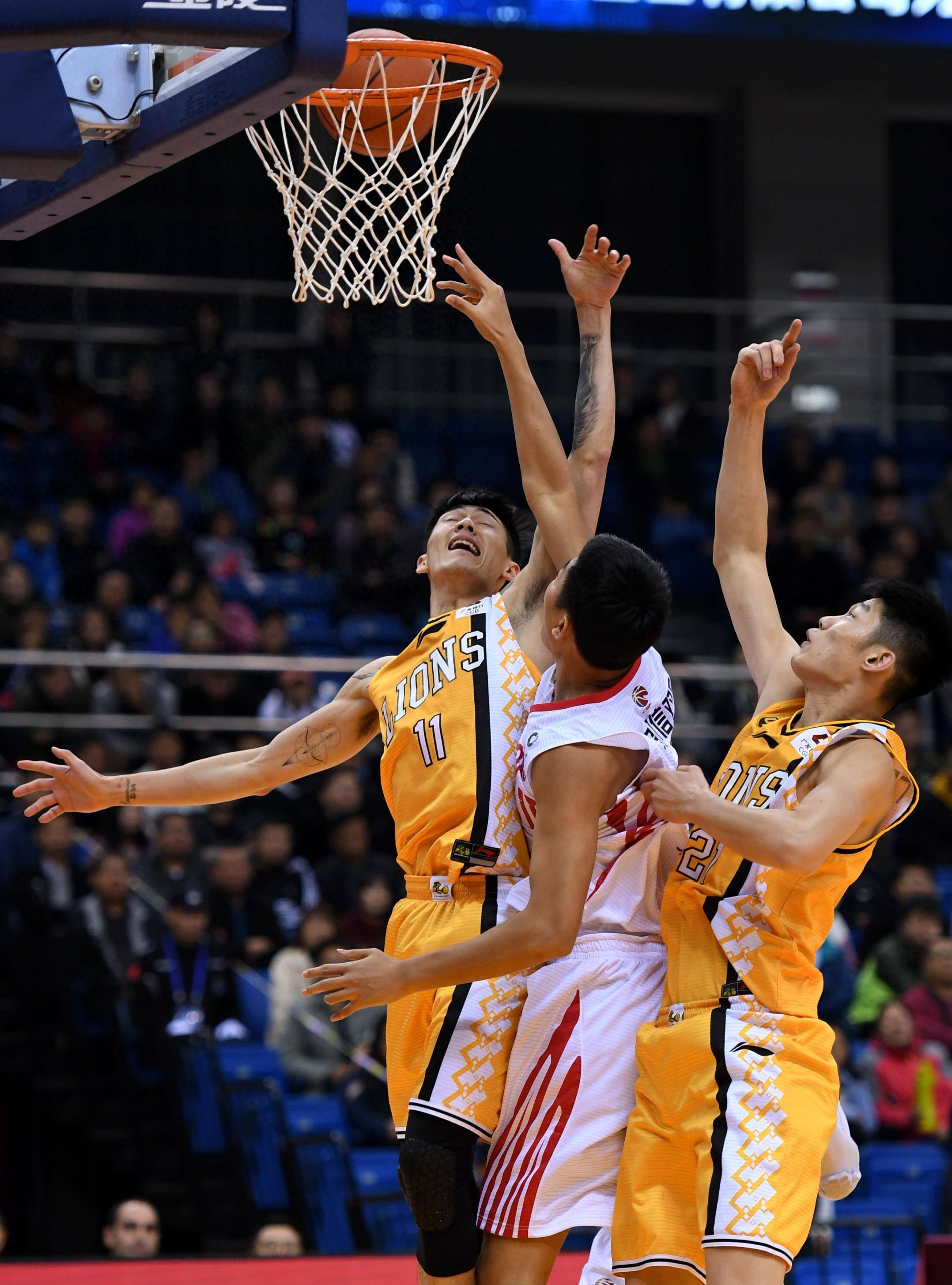 世俱杯奖金-弗赖堡惊险逆转对手，重回胜利轨道