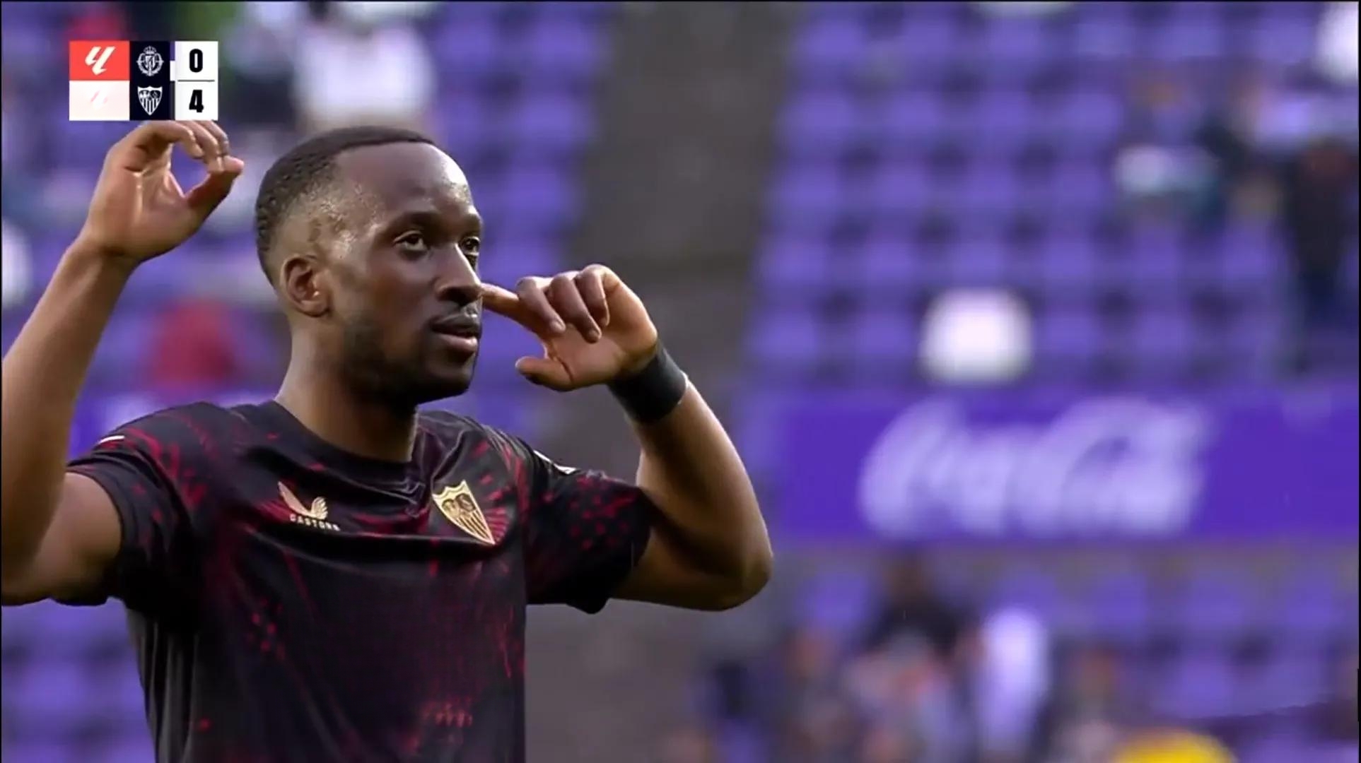 西班牙足球激战：马德里双雄对决