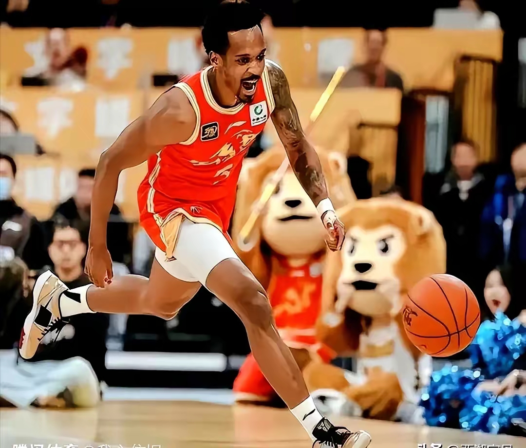 世俱杯赛程-传奇教练团队组建，创新战术引领球队新风向