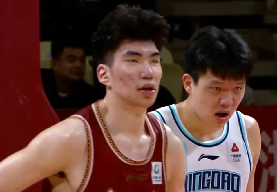 传奇教练团队组建，创新战术引领球队新风向