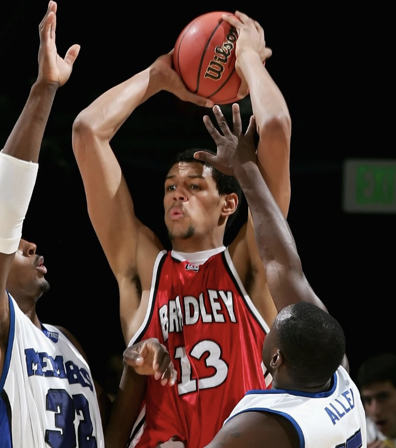 世俱杯直播-奥斯卡卢萨主场力抗，终结连败