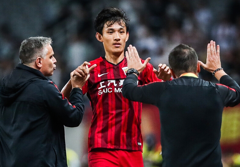 主场压力下实现连胜，队伍气势如虹