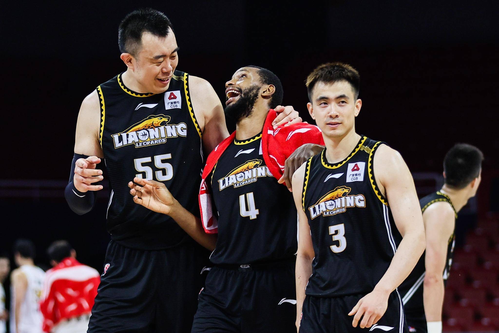 西班牙队士气如虹，积极备战