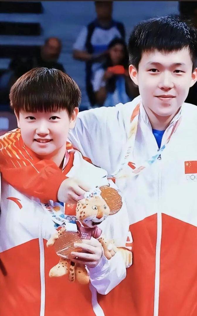 国乒无敌：中国乒乓球队横扫对手