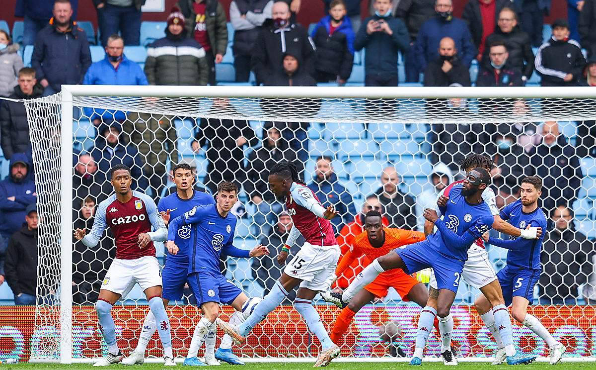 包含切尔西客场战平谢菲联，遭遇赛季首平的词条