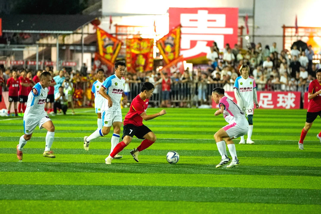 世俱杯赛程-热血激荡！国际足球赛事掀起球迷热潮