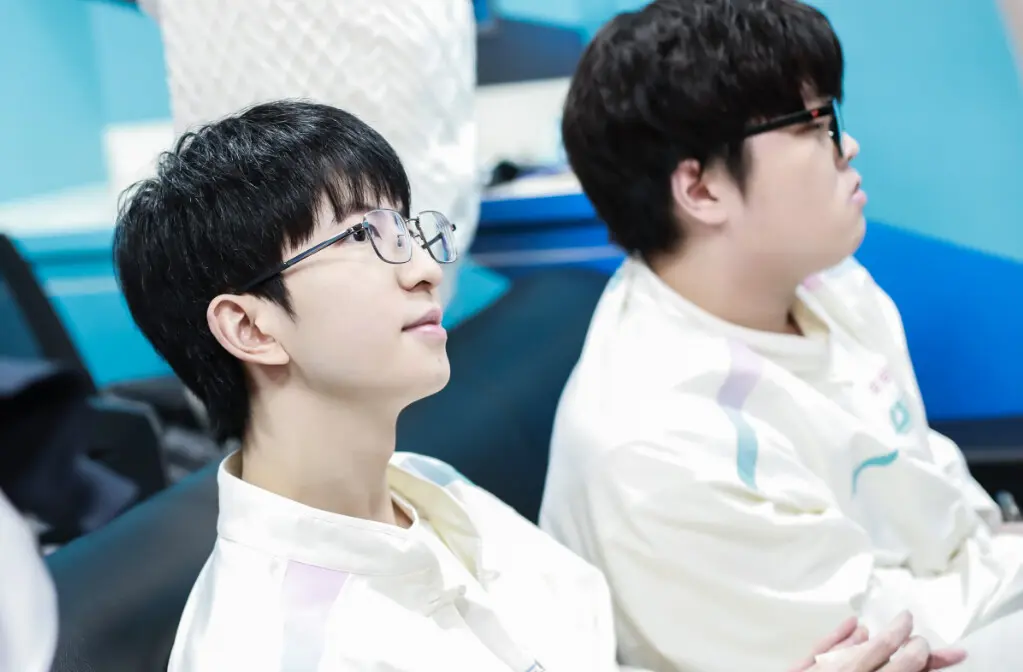 世俱杯分组-C9碾压KT，Elk操刀奇招英雄翻盘焦点之战淘汰赛，成为赛场最大亮点的简单介绍