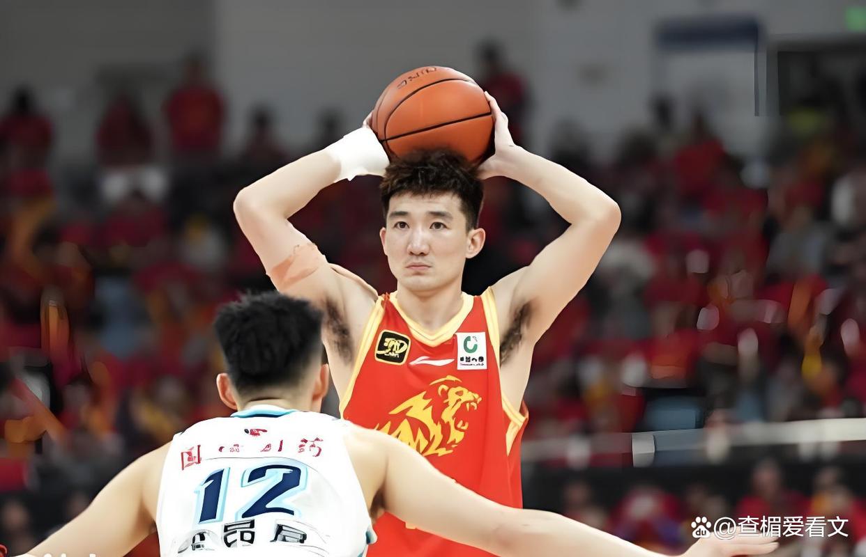 世俱杯时间-豪华内线组合带领篮网取胜，双塔组合砍下50分