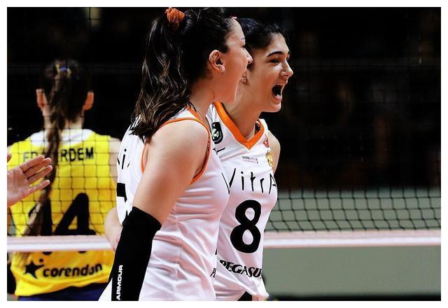 乌克兰排球女队逆转成功晋级