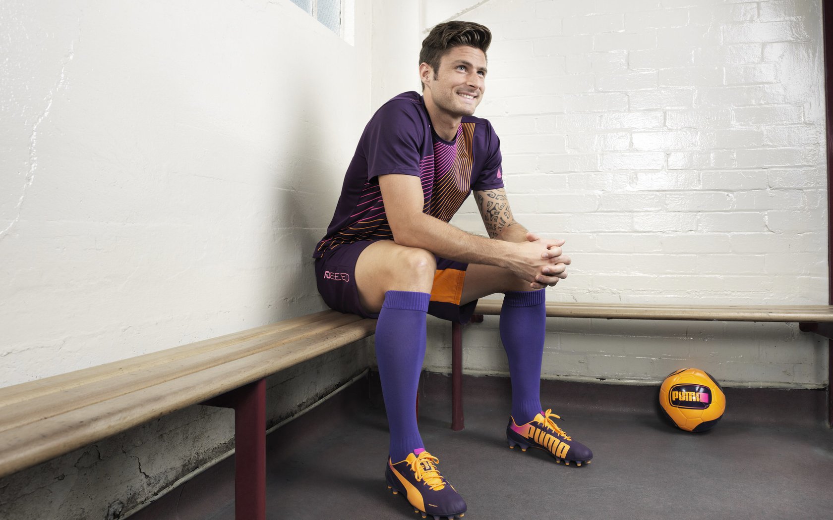 世俱杯-大理石囚笼，佛罗伦萨雨夜，维尼修斯刺破最后一道枷锁