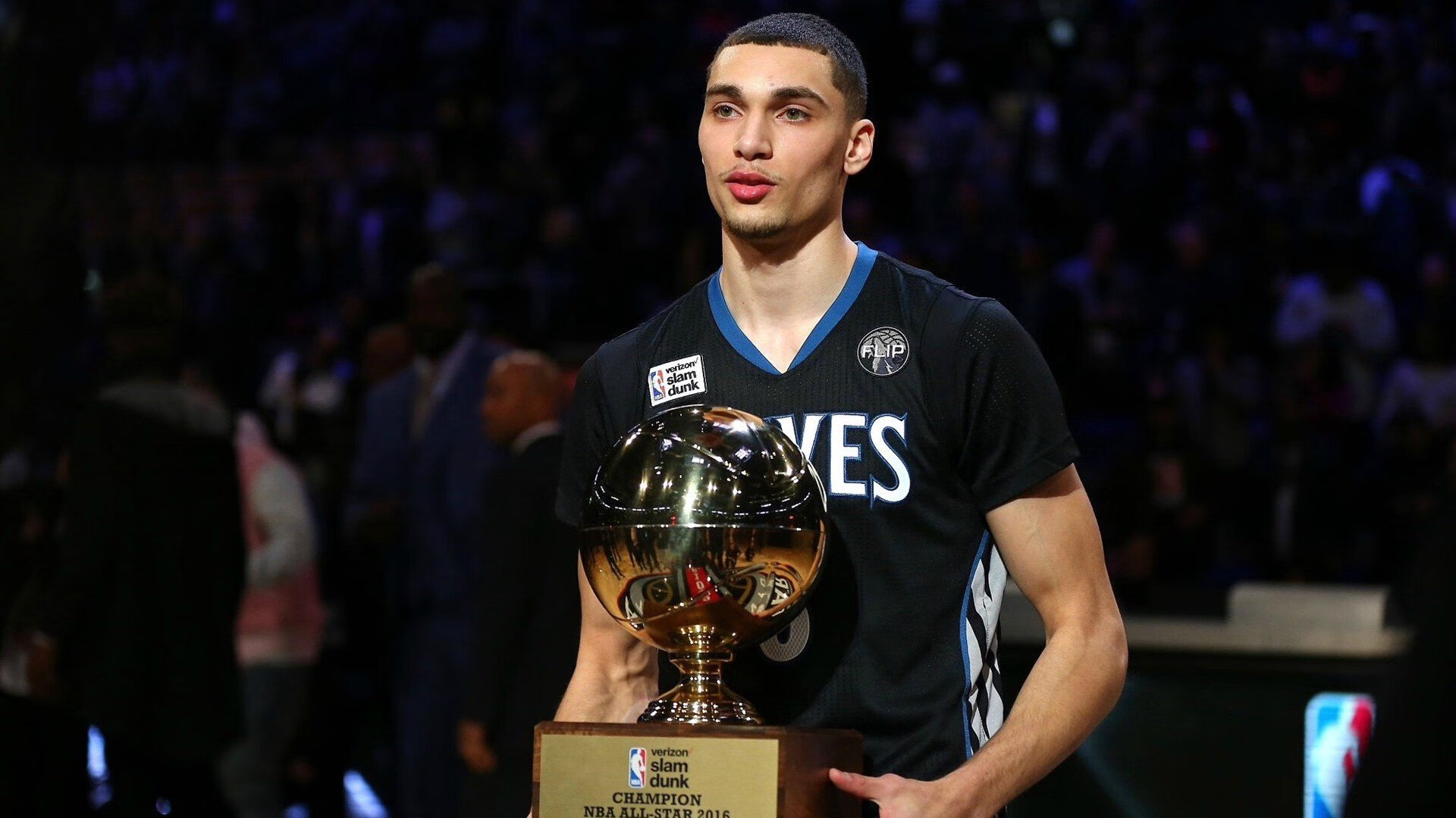 世俱杯官网-东契奇的点名战术如何瓦解勇士王朝？深度解析独行侠晋级的战略支点